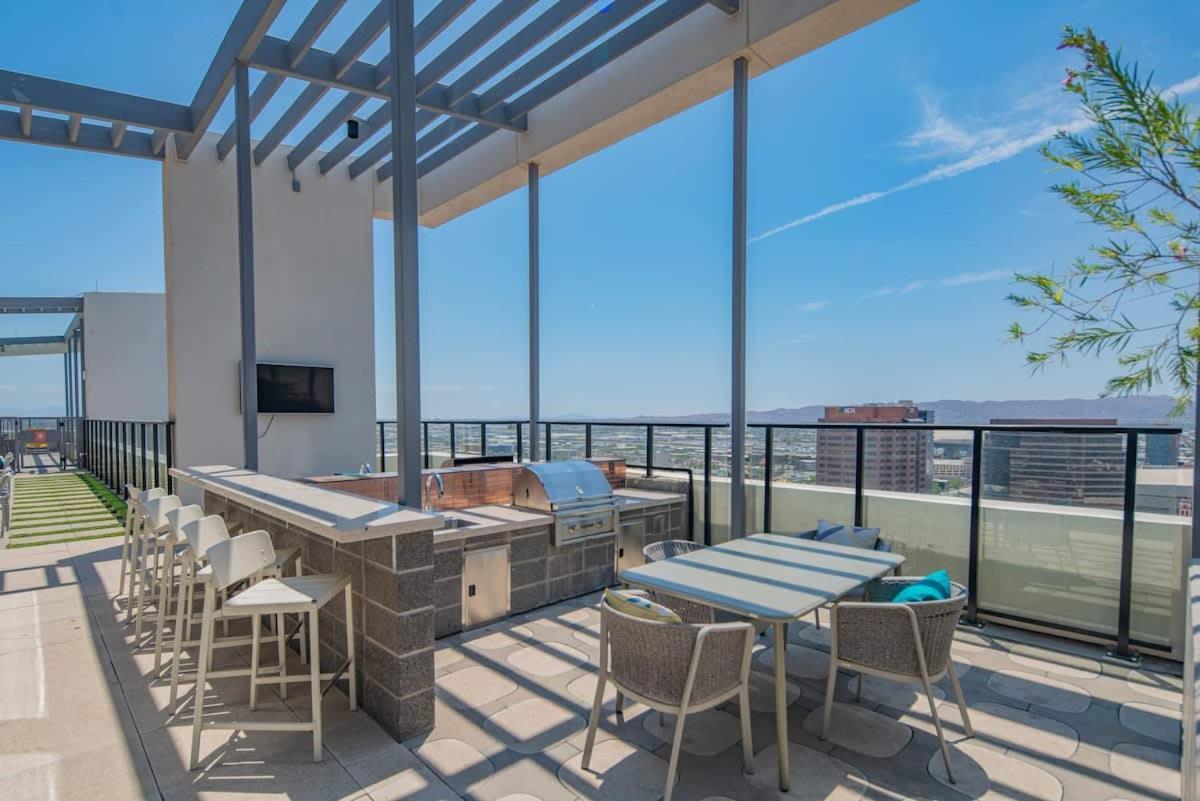 Detailed 2Bd, Highrise Dt, Pool, Gym, Parking, Sleeps 8 Leilighet Phoenix Eksteriør bilde