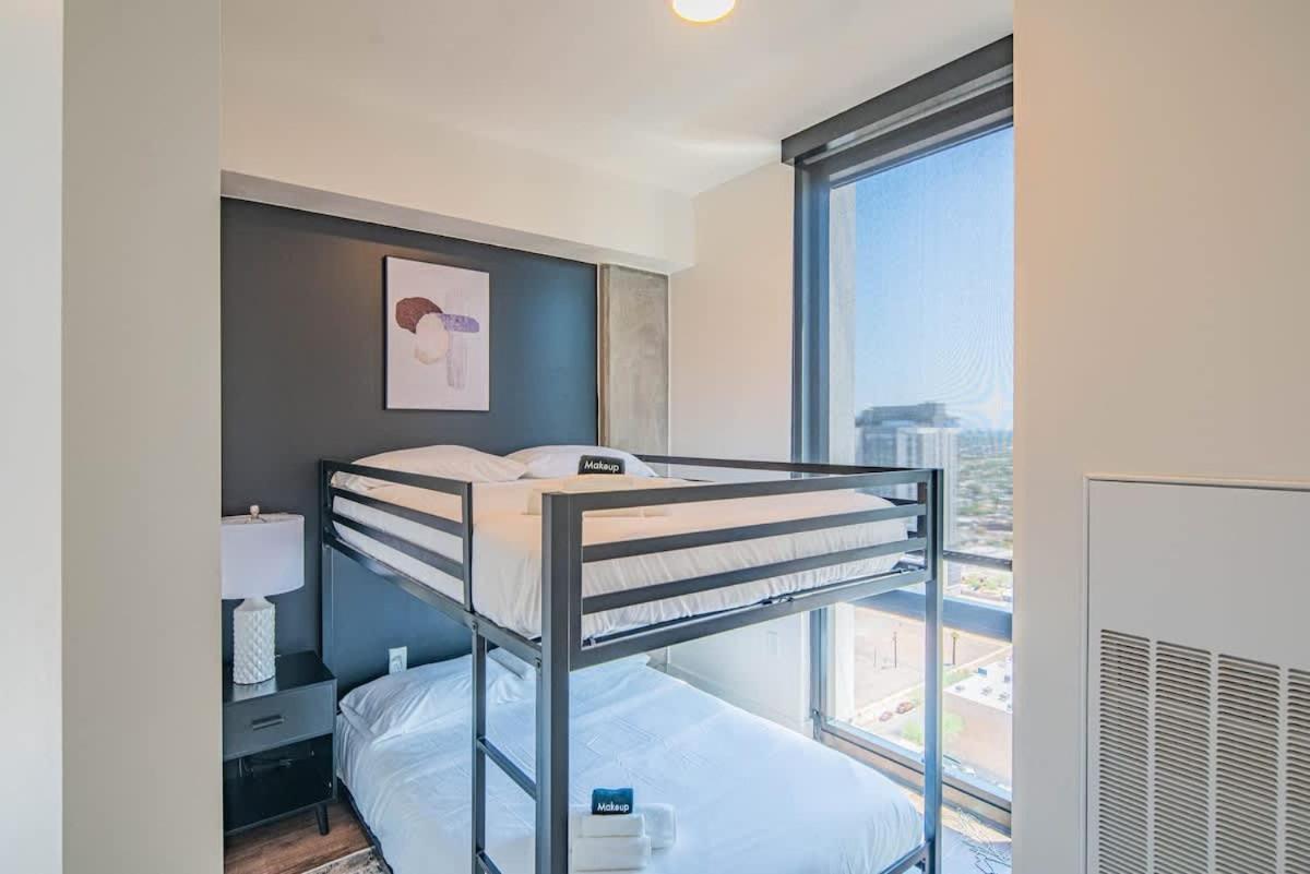 Detailed 2Bd, Highrise Dt, Pool, Gym, Parking, Sleeps 8 Leilighet Phoenix Eksteriør bilde