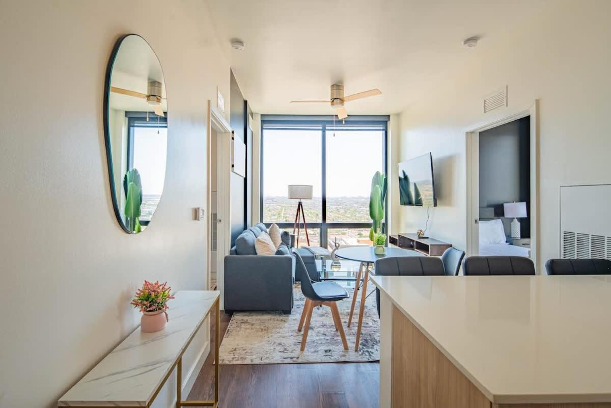 Detailed 2Bd, Highrise Dt, Pool, Gym, Parking, Sleeps 8 Leilighet Phoenix Eksteriør bilde
