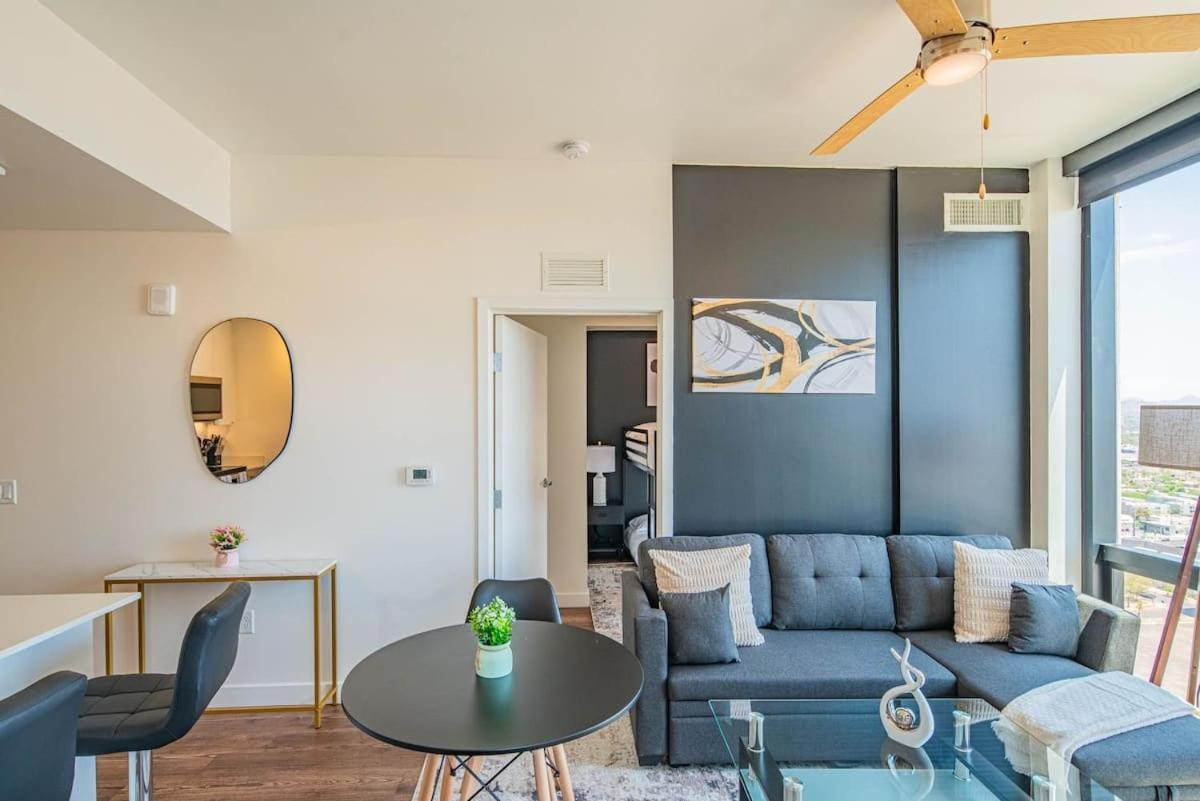 Detailed 2Bd, Highrise Dt, Pool, Gym, Parking, Sleeps 8 Leilighet Phoenix Eksteriør bilde